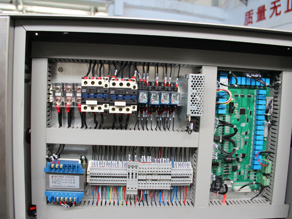 
		全自动卫生隔离式洗脱机
	(图3)