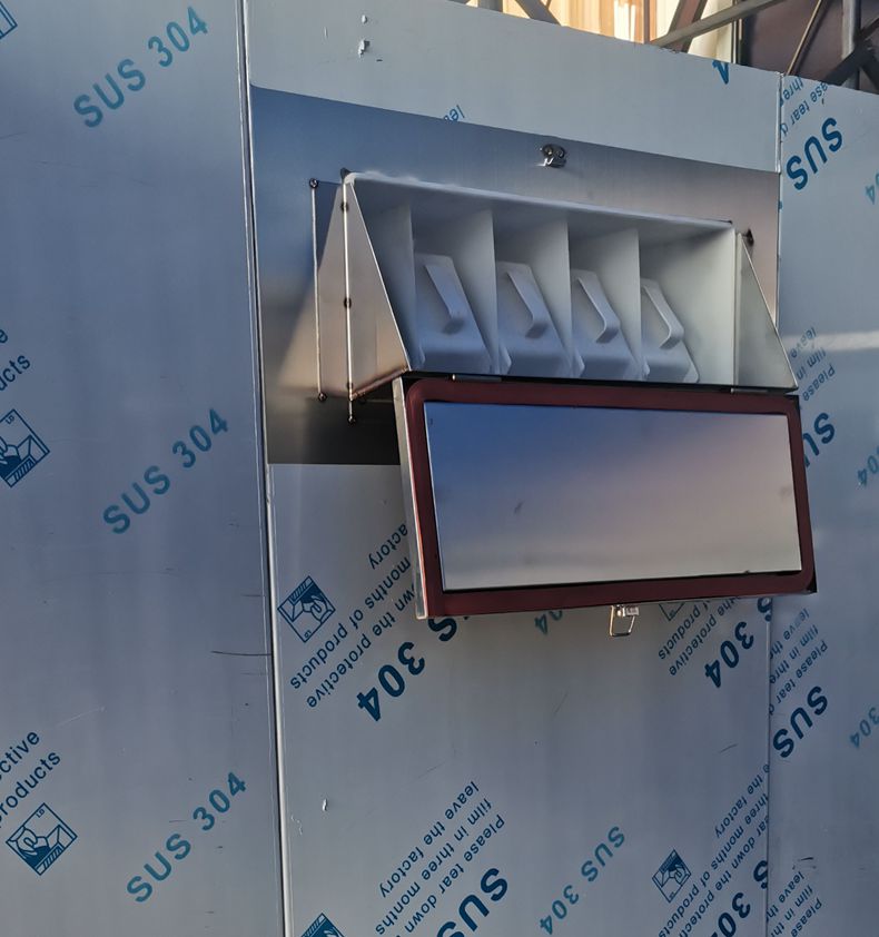 
		XGQ-100大型洗衣机,让洗衣变得更便捷
		(图4)